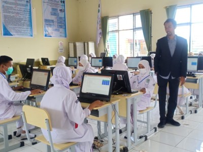 Ujian kompetensi keahlian jurusan farmasi tahun ajaran 2022/2023