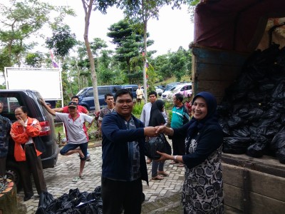 Bantuan Bibit dari SMK Negeri 2 Pagar Alam