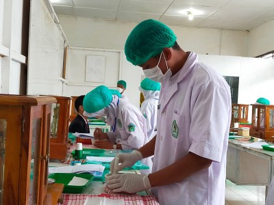 Ujian kompetensi keahlian jurusan farmasi tahun ajaran 2022/2023
