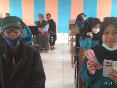 PENGAMBILAN DANA KIP DI SEKOLAH OLEH ANAK DAN ORANG TUA ( MASA PANDEMIK COVID)